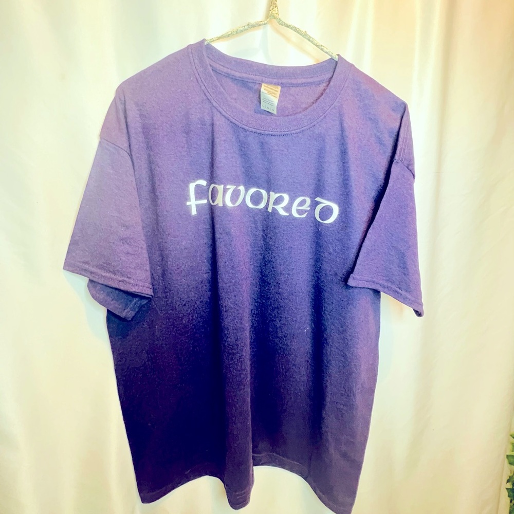 Gildan T-shirt with Favored across the chest
